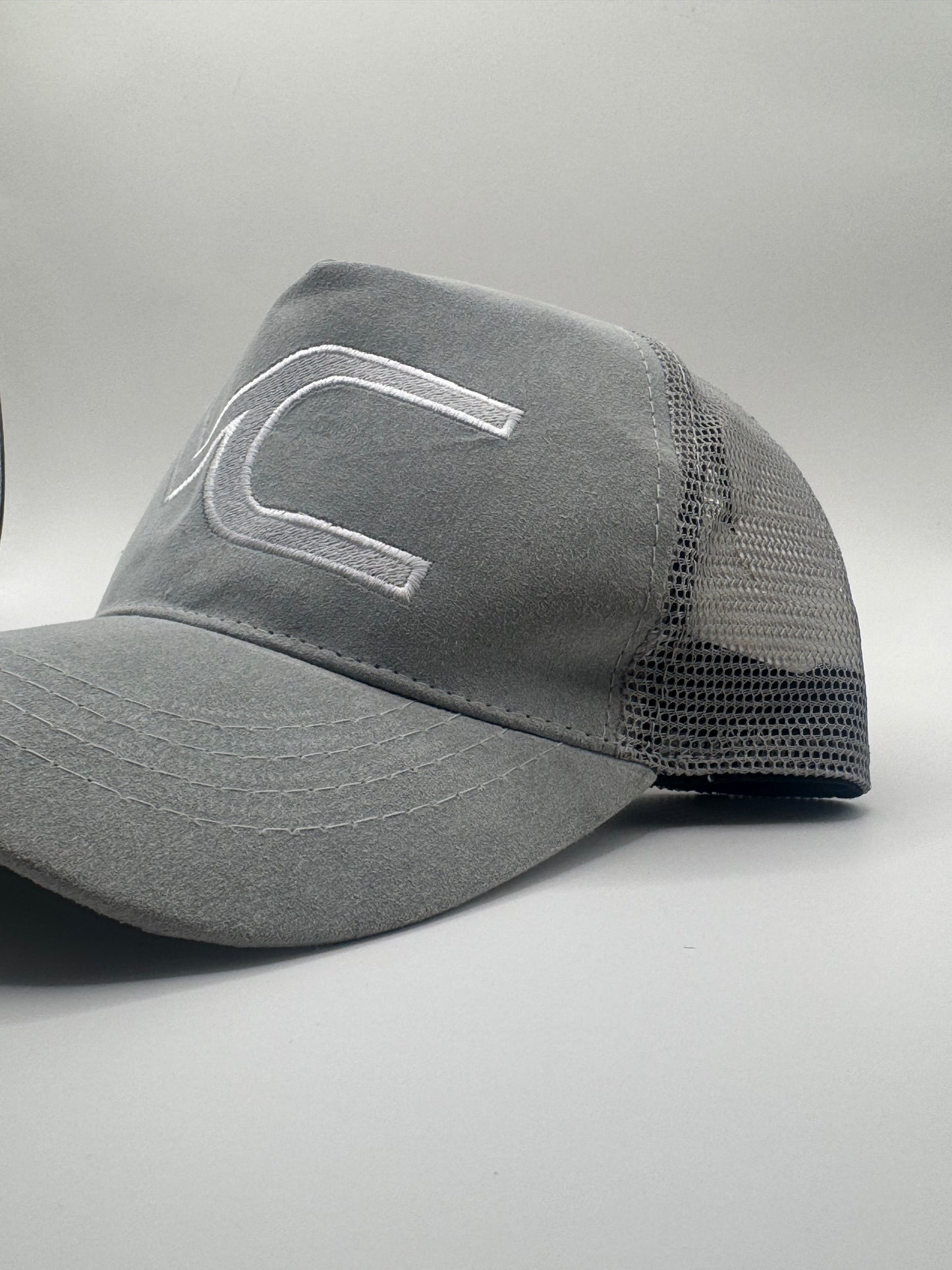 MC TRUCKER CAP - LIGHT GREY/WHITE
