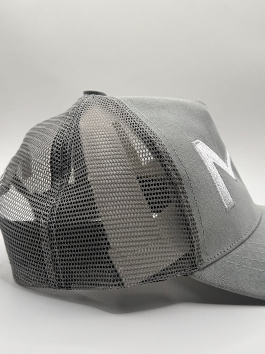 MC TRUCKER CAP - LIGHT GREY/WHITE